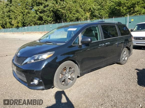 2015 Toyota Sienna SE z VIN 5TDXK3DC6FS569844, wystawiony jako Copart lot #85534395 z przebiegiem 97 246 mil mil oraz Szkoda całkowita • Salvage title. Historia ofert i sprzedaży dostępna na DreamBid. Obrazek 1.