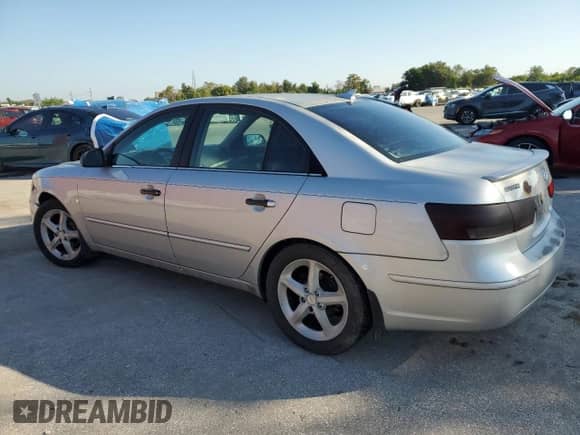 2010 Hyundai Sonata SE z VIN 5NPEU4AC1AH626705, wystawiony jako Copart lot #82687515 z przebiegiem 181 890 mil mil oraz Szkoda całkowita • Salvage title. Historia ofert i sprzedaży dostępna na DreamBid. Obrazek 2.