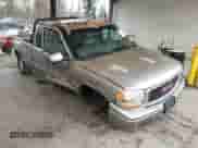 2002 GMC Sierra 1500 Denali z VIN 2GTFK69U421321155, wystawiony jako IAAI lot #41636514 z przebiegiem 171 955 mil mil oraz . Historia ofert i sprzedaży dostępna na DreamBid. Obrazek 1.
