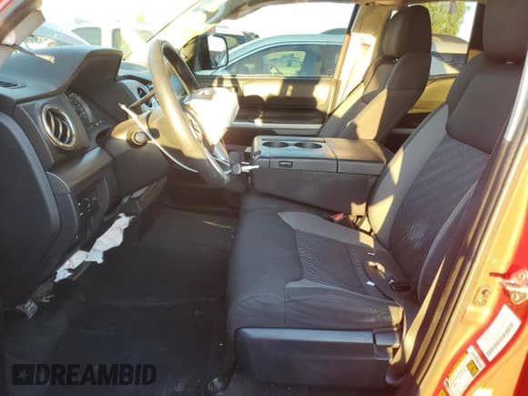 2016 Toyota Tundra SR5 с VIN 5TFUW5F14GX571537, выставлен на аукционе Copart как лот 82139135 с пробегом 103 385 миль миль и Списание • Salvage title. История ставок и продаж доступна на DreamBid. Изображение 7.