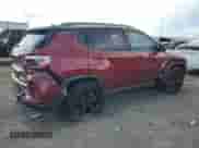 2021 Jeep Compass Altitude z VIN 3C4NJCBBXMT526972, wystawiony jako Copart lot #84058195 z przebiegiem 41 617 mil mil oraz Szkoda całkowita • Salvage title. Historia ofert i sprzedaży dostępna na DreamBid. Obrazek 3.