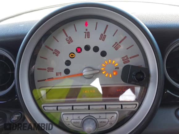 2007 MINI Hardtop with VIN WMWMF33537TT55761, listed as a IAAI auction lot 43072021 with 190,545 mi miles and . Bid and sale history available at DreamBid. Image 7.