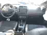 2022 Mitsubishi Outlander SE с VIN JA4APVAU6NU003994, выставлен на аукционе IAAI как лот 43133524 с пробегом 54 772 миль миль и . История ставок и продаж доступна на DreamBid. Изображение 5.