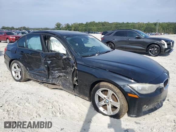 2014 BMW 3 Series 328i с VIN WBA3A5G50ENP30670, выставлен на аукционе Copart как лот 81692065 с пробегом Не указан миль и Списание • Salvage title. История ставок и продаж доступна на DreamBid. Изображение 4.