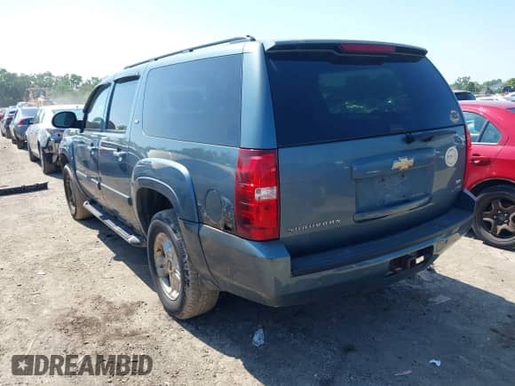 2008 Chevrolet Suburban LTZ z VIN 3GNFK16368G133548, wystawiony jako IAAI lot #42639899 z przebiegiem 306 327 mil mil oraz . Historia ofert i sprzedaży dostępna na DreamBid. Obrazek 3.