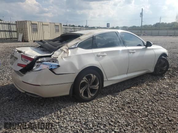 2018 Honda Accord EX z VIN 1HGCV1F42JA017166, wystawiony jako Copart lot #83888285 z przebiegiem 176 643 mil mil oraz Szkoda całkowita • Salvage title. Historia ofert i sprzedaży dostępna na DreamBid. Obrazek 3.