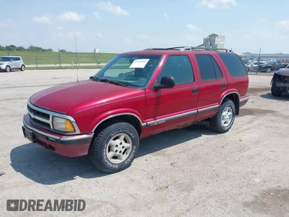 1997 Chevrolet Blazer LS with VIN 1GNDT13W6V2243751, listed as a IAAI auction lot 42437683 with 148,262 mi miles and . Bid and sale history available at DreamBid. Image 2.