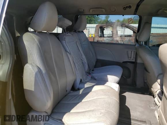 2011 Toyota Sienna LE AAS с VIN 5TDKK3DC2BS106409, выставлен на аукционе Copart как лот 66998635 с пробегом 544 666 миль миль и Списание • Salvage title. История ставок и продаж доступна на DreamBid. Изображение 11.