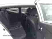 2017 Hyundai Veloster Value Edition z VIN KMHTC6AD7HU304774, wystawiony jako IAAI lot #42693195 z przebiegiem 102 427 mil mil oraz . Historia ofert i sprzedaży dostępna na DreamBid. Obrazek 8.