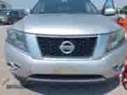 2014 Nissan Pathfinder S z VIN 5N1AR2MM3EC627831, wystawiony jako IAAI lot #42919989 z przebiegiem 110 628 mil mil oraz . Historia ofert i sprzedaży dostępna na DreamBid. Obrazek 6.