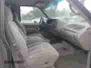 1996 Chevrolet Suburban z VIN 3GNEC16R3TG101906, wystawiony jako IAAI lot #42058102 z przebiegiem 252 488 mil mil oraz . Historia ofert i sprzedaży dostępna na DreamBid. Obrazek 5.