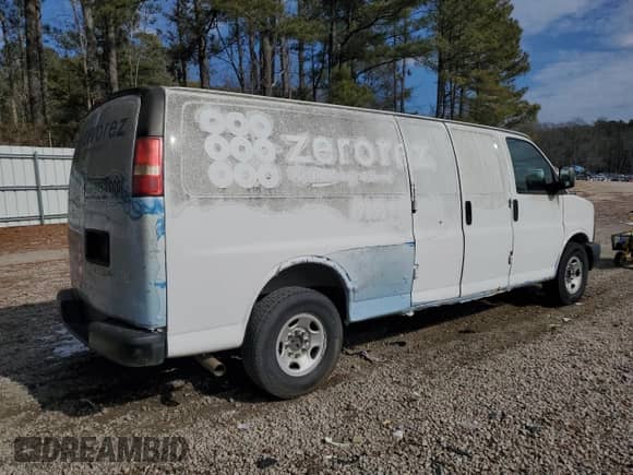 2014 Chevrolet Express Cargo with VIN 1GCWGGBA3E1210372, listed as a Copart auction lot 42110205 with 124,309 mi miles and Clean title. Bid and sale history available at DreamBid. Image 3.