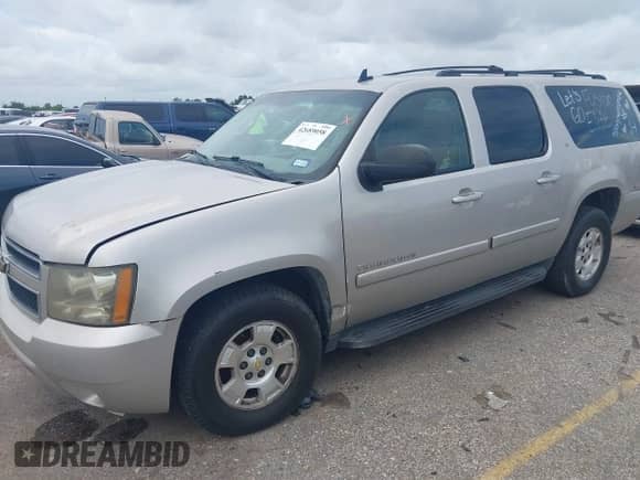 2009 Chevrolet Suburban 2LT с VIN 1GNFC26049R222531, выставлен на аукционе IAAI как лот 42689058 с пробегом 175 503 миль миль и . История ставок и продаж доступна на DreamBid. Изображение 2.