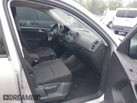 2014 Volkswagen Tiguan с VIN WVGCV3AX7EW529179, выставлен на аукционе IAAI как лот 42379530 с пробегом 151 335 миль миль и . История ставок и продаж доступна на DreamBid. Изображение 5.