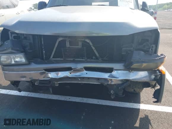 2006 Chevrolet Silverado 1500 LT2 z VIN 2GCEC13Z661346287, wystawiony jako IAAI lot #42013454 z przebiegiem 318 918 mil mil oraz . Historia ofert i sprzedaży dostępna na DreamBid. Obrazek 6.