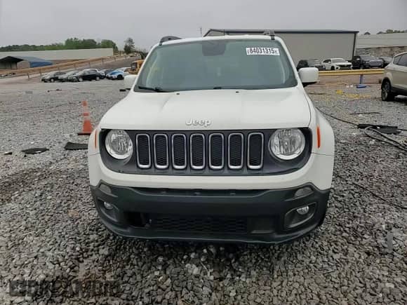 2018 Jeep Renegade Altitude with VIN ZACCJABB2JPH74664, listed as a Copart auction lot 84031315 with 82,735 mi miles and Salvage title. Bid and sale history available at DreamBid. Image 14.