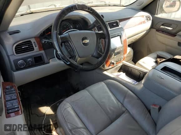 2010 Chevrolet Tahoe LT with VIN 1GNMCBE34AR169983, listed as a Copart auction lot 81857125 with 197,751 mi miles and Clean title. Bid and sale history available at DreamBid. Image 8.