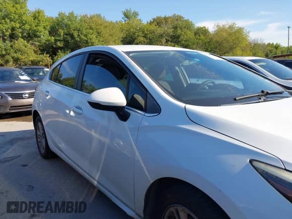 2018 Chevrolet Cruze LT с VIN 3G1BE6SM6JS610372, выставлен на аукционе IAAI как лот 43397082 с пробегом 154 156 миль миль и . История ставок и продаж доступна на DreamBid. Изображение 12.