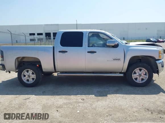 2012 Chevrolet Silverado 1500 LS z VIN 3GCPCREA4CG185181, wystawiony jako IAAI lot #42954321 z przebiegiem 268 189 mil mil oraz . Historia ofert i sprzedaży dostępna na DreamBid. Obrazek 13.