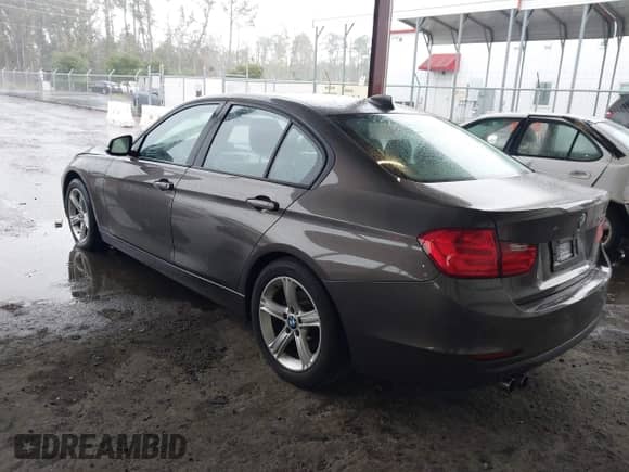 2013 BMW 3 Series 328i с VIN WBA3A5G5XDNP23823, выставлен на аукционе IAAI как лот 43431534 с пробегом 168 935 миль миль и . История ставок и продаж доступна на DreamBid. Изображение 3.