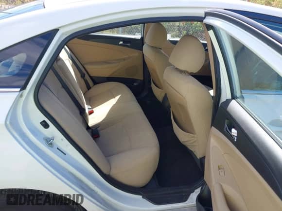 2012 Hyundai Sonata GLS с VIN 5NPEB4ACXCH499493, выставлен на аукционе IAAI как лот 43397590 с пробегом 74 807 миль миль и . История ставок и продаж доступна на DreamBid. Изображение 8.