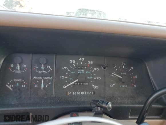 1993 Ford Explorer Eddie Bauer z VIN 1FMDU32X0PUD85141, wystawiony jako Copart lot #71320944 z przebiegiem 810 mil mil oraz Szkoda całkowita • Salvage title. Historia ofert i sprzedaży dostępna na DreamBid. Obrazek 9.