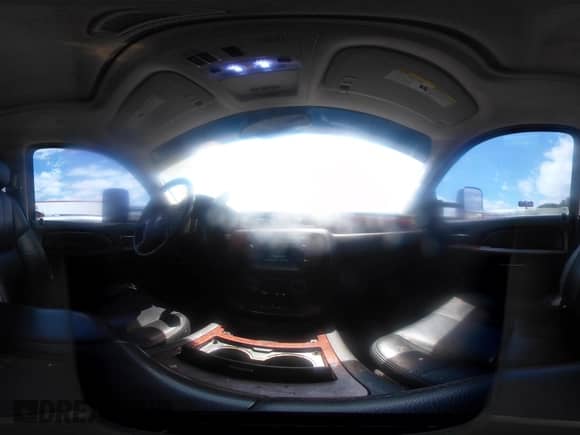 2010 Chevrolet Suburban LT z VIN 1GNUCJE08AR133987, wystawiony jako IAAI lot #42413997 z przebiegiem 268 401 mil mil oraz . Historia ofert i sprzedaży dostępna na DreamBid. Obrazek 20.