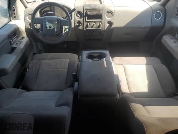 2006 Ford F-150 XLT z VIN 1FTPW12596FB05167, wystawiony jako Copart lot #85311165 z przebiegiem 329 627 mil mil oraz Czysty tytuł • Clean title. Historia ofert i sprzedaży dostępna na DreamBid. Obrazek 8.