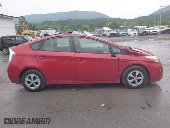 2014 Toyota Prius Four with VIN JTDKN3DU2E1772509, listed as a IAAI auction lot 42508188 with 189,912 mi miles and . Bid and sale history available at DreamBid. Image 13.
