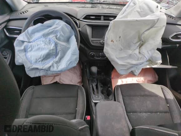 2022 Chevrolet TrailBlazer LT с VIN KL79MRSL2NB049555, выставлен на аукционе Copart как лот 67974555 с пробегом Не указан миль и Списание • Salvage title. История ставок и продаж доступна на DreamBid. Изображение 8.