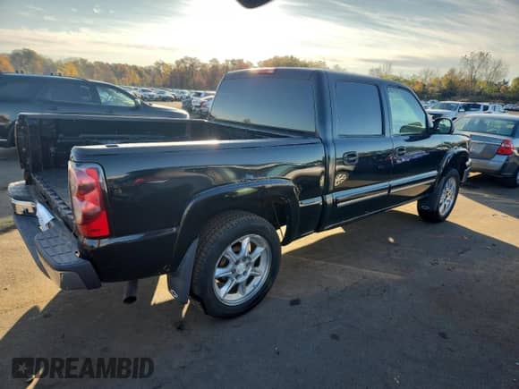 2006 Chevrolet Silverado 1500 LT3 with VIN 2GCEK13N561179906, listed as a Copart auction lot 82665485 with 219,090 mi miles and Clean title. Bid and sale history available at DreamBid. Image 3.