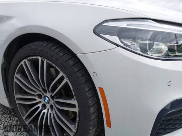 2019 BMW 5 Series 530e с VIN WBAJA9C57KB389401, выставлен на аукционе IAAI как лот 42565098 с пробегом 52 343 миль миль и . История ставок и продаж доступна на DreamBid. Изображение 6.