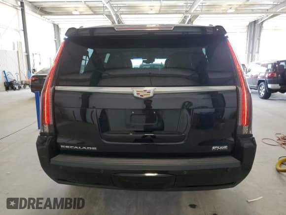 2015 Cadillac Escalade ESV Premium с VIN 1GYS4TKJ1FR714027, выставлен на аукционе Copart как лот 85333525 с пробегом 122 728 миль миль и Чистый • Clean title. История ставок и продаж доступна на DreamBid. Изображение 6.