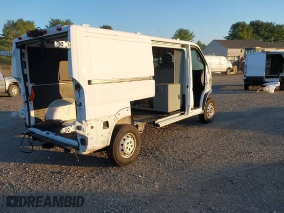 2018 Ram ProMaster Cargo с VIN 3C6TRVAG9JE152726, выставлен на аукционе IAAI как лот 43170858 с пробегом Не указан миль и . История ставок и продаж доступна на DreamBid. Изображение 4.