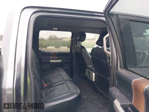 2016 Ford F-150 Limited z VIN 1FTEW1EG8GFC38668, wystawiony jako IAAI lot #43286455 z przebiegiem 138 466 mil mil oraz . Historia ofert i sprzedaży dostępna na DreamBid. Obrazek 8.