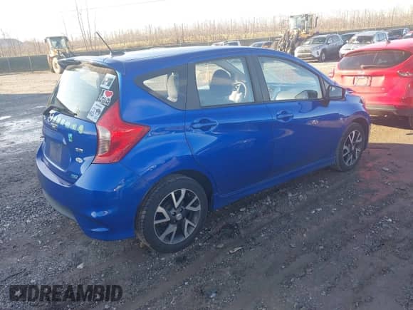 2015 Nissan Note S z VIN 3N1CE2CP2FL357472, wystawiony jako IAAI lot #41215110 z przebiegiem 104 091 mil mil oraz . Historia ofert i sprzedaży dostępna na DreamBid. Obrazek 4.