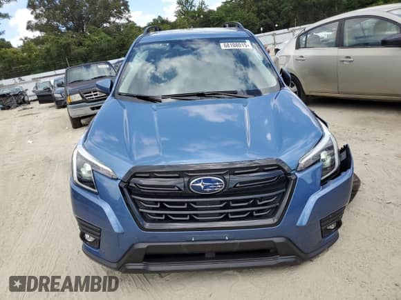 2024 Subaru Forester Limited with VIN JF2SKALC8RH442457, listed as a Copart auction lot 68108015 with 18,592 mi miles and Salvage title. Bid and sale history available at DreamBid. Image 5.