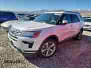 2018 Ford Explorer Limited z VIN 1FM5K8F85JGB56079, wystawiony jako Copart lot #82247365 z przebiegiem 168 338 mil mil oraz Czysty tytuł • Clean title. Historia ofert i sprzedaży dostępna na DreamBid. Obrazek 1.