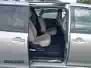 2020 Toyota Sienna XLE z VIN 5TDDZ3DC5LS232348, wystawiony jako IAAI lot #43335348 z przebiegiem 48 421 mil mil oraz . Historia ofert i sprzedaży dostępna na DreamBid. Obrazek 8.