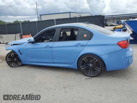 2015 BMW M3 z VIN WBS3C9C50FJ276223, wystawiony jako Copart lot #80512725 z przebiegiem Nie podano mil oraz Szkoda całkowita • Salvage title. Historia ofert i sprzedaży dostępna na DreamBid. Obrazek 2.