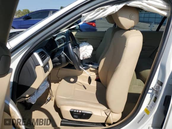 2013 BMW 3 Series 328i z VIN WBA3A5G51DNP25203, wystawiony jako Copart lot #81384275 z przebiegiem 98 102 mil mil oraz Szkoda całkowita • Salvage title. Historia ofert i sprzedaży dostępna na DreamBid. Obrazek 7.