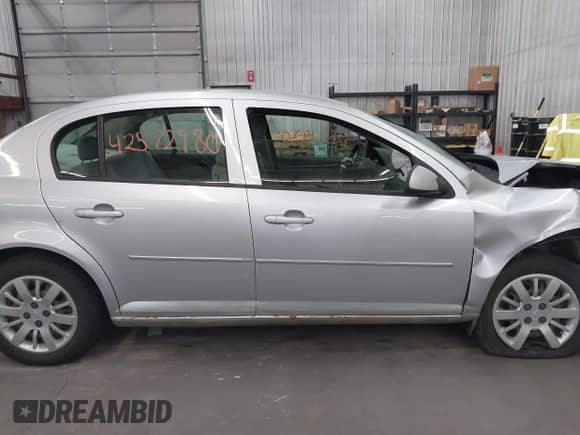 2010 Chevrolet Cobalt 1LT with VIN 1G1AD5F52A7183234, listed as a IAAI auction lot 42572980 with Not provided miles and . Bid and sale history available at DreamBid. Image 14.