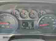 2020 Chevrolet Silverado 1500 Custom z VIN 1GCPWBEH0LZ251625, wystawiony jako Copart lot #84759315 z przebiegiem 196 080 mil mil oraz Czysty tytuł • Clean title. Historia ofert i sprzedaży dostępna na DreamBid. Obrazek 9.
