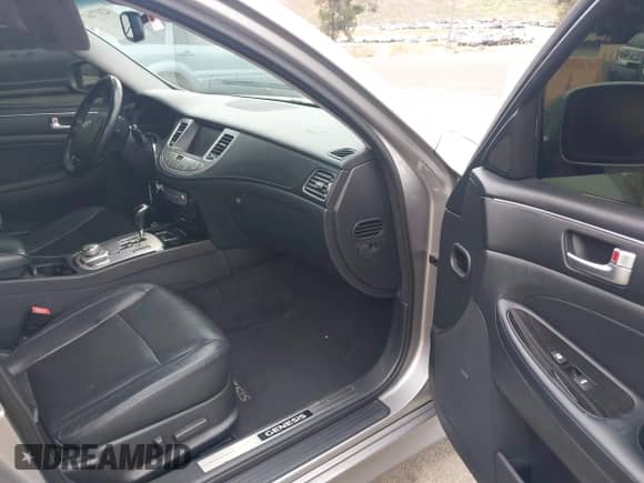 2012 Hyundai Genesis 4.6L с VIN KMHGC4DF6CU163515, выставлен на аукционе IAAI как лот 42077647 с пробегом 243 818 миль миль и . История ставок и продаж доступна на DreamBid. Изображение 5.