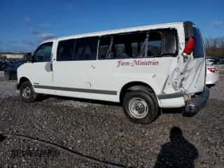 2000 Chevrolet Express с VIN 1GAHG39R8Y1258153, выставлен на аукционе Copart как лот 82823374 с пробегом 172 336 миль миль и Списание • Salvage title. История ставок и продаж доступна на DreamBid. Изображение 2.