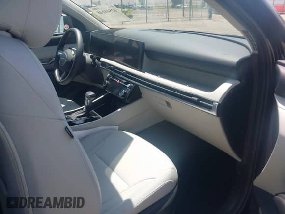 2025 Hyundai Tucson SEL с VIN 5NMJBCDE6SH516131, выставлен на аукционе IAAI как лот 42544148 с пробегом 5 086 миль миль и . История ставок и продаж доступна на DreamBid. Изображение 5.