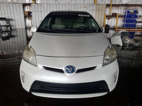 2015 Toyota Prius Two with VIN JTDKN3DU3F1872099, listed as a Copart auction lot 82126175 with Not provided miles and Salvage title. Bid and sale history available at DreamBid. Image 5.