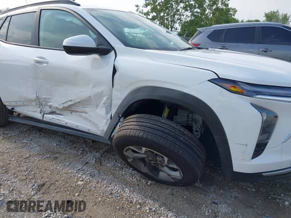 2024 Chevrolet Trax LT с VIN KL77LHE23RC174457, выставлен на аукционе IAAI как лот 42827272 с пробегом 10 449 миль миль и . История ставок и продаж доступна на DreamBid. Изображение 6.