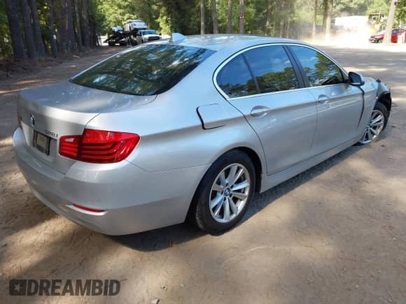 2015 BMW 5 Series 528i xDrive with VIN WBA5A7C53FD626613, listed as a IAAI auction lot 42995532 with 132,526 mi miles and . Bid and sale history available at DreamBid. Image 4.