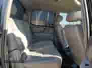 2004 Toyota Tundra SR5 z VIN 5TBET34104S453368, wystawiony jako Copart lot #87469845 z przebiegiem 271 497 mil mil oraz Czysty tytuł • Clean title. Historia ofert i sprzedaży dostępna na DreamBid. Obrazek 10.